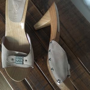 Chanel light pink suede clogs size 40